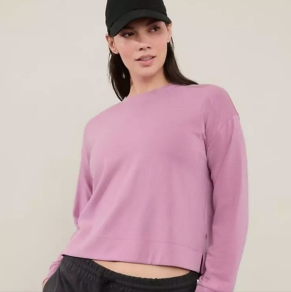 Athleta Tops - NWT Athleta Seasoft Crewneck Sweatshirt